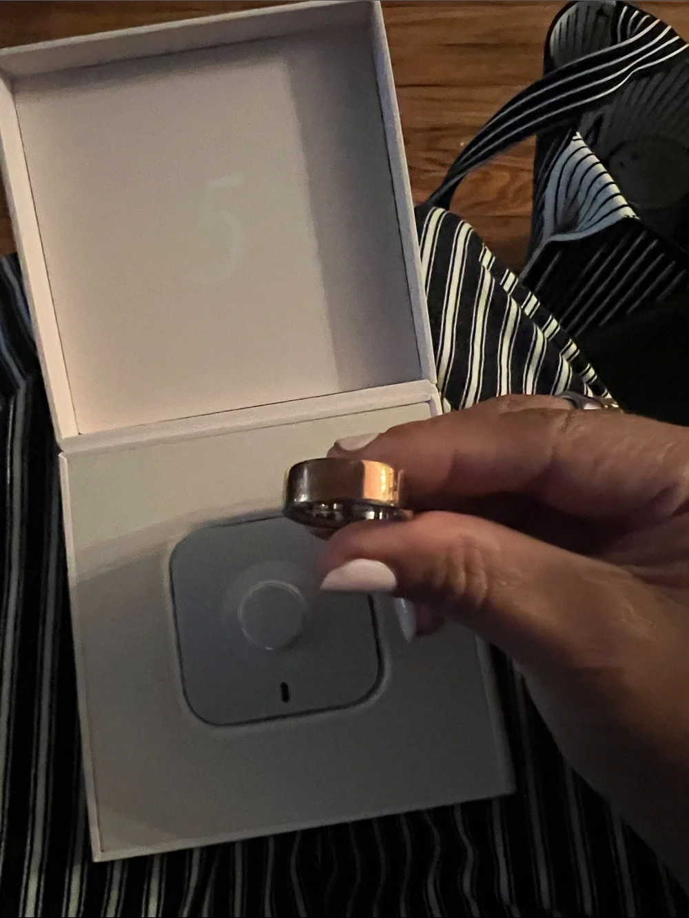 Oura 4 Ring Rose Gold (size8)